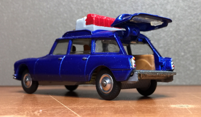 Illustration for article titled French Friday: Citroen Safari by Corgi